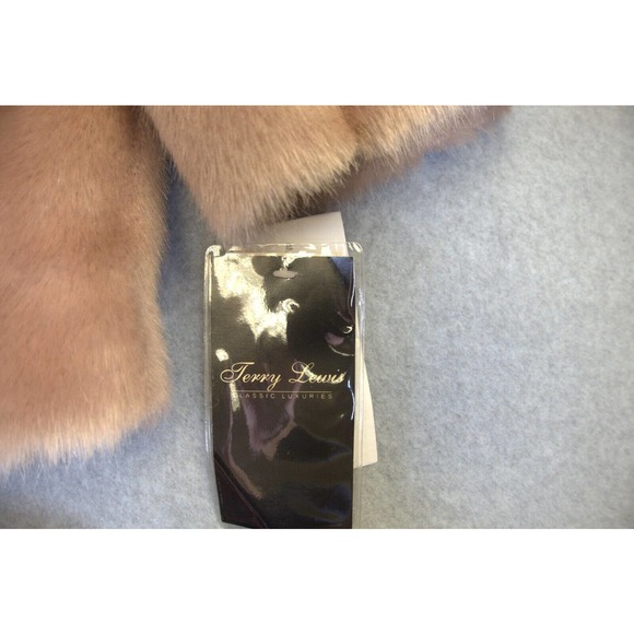 Womans Terry Lewis Classic Luxuries short faux fur coat in Dusty Rose Size Large - Picture 5 of 7
